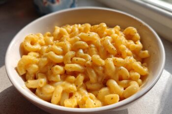 Thermos Mac and Cheese – Creamy Comfort for Kids on the Go