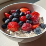 Toddler-Friendly Overnight Oats with Chia Seeds & Berries
